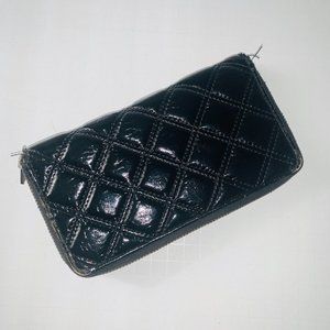 Black woman's wallet